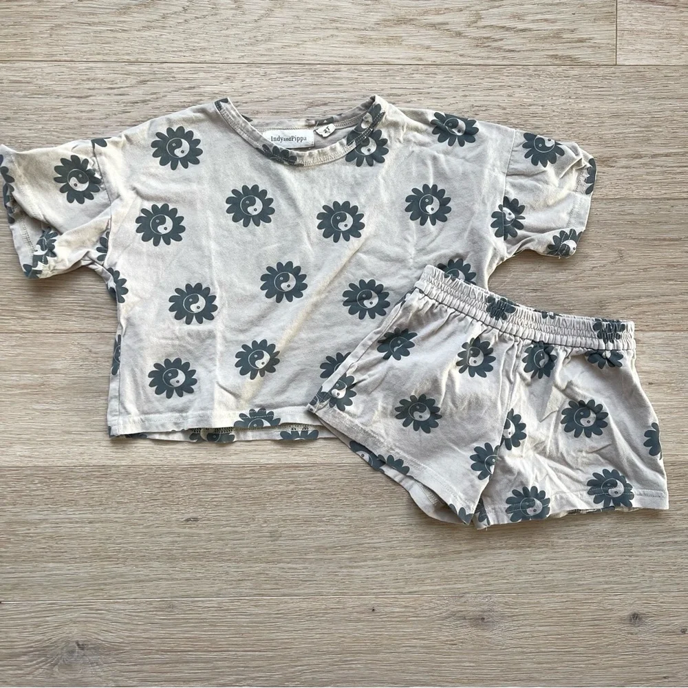 Kids Beige Floral Matching Set - Picture 2 of 5